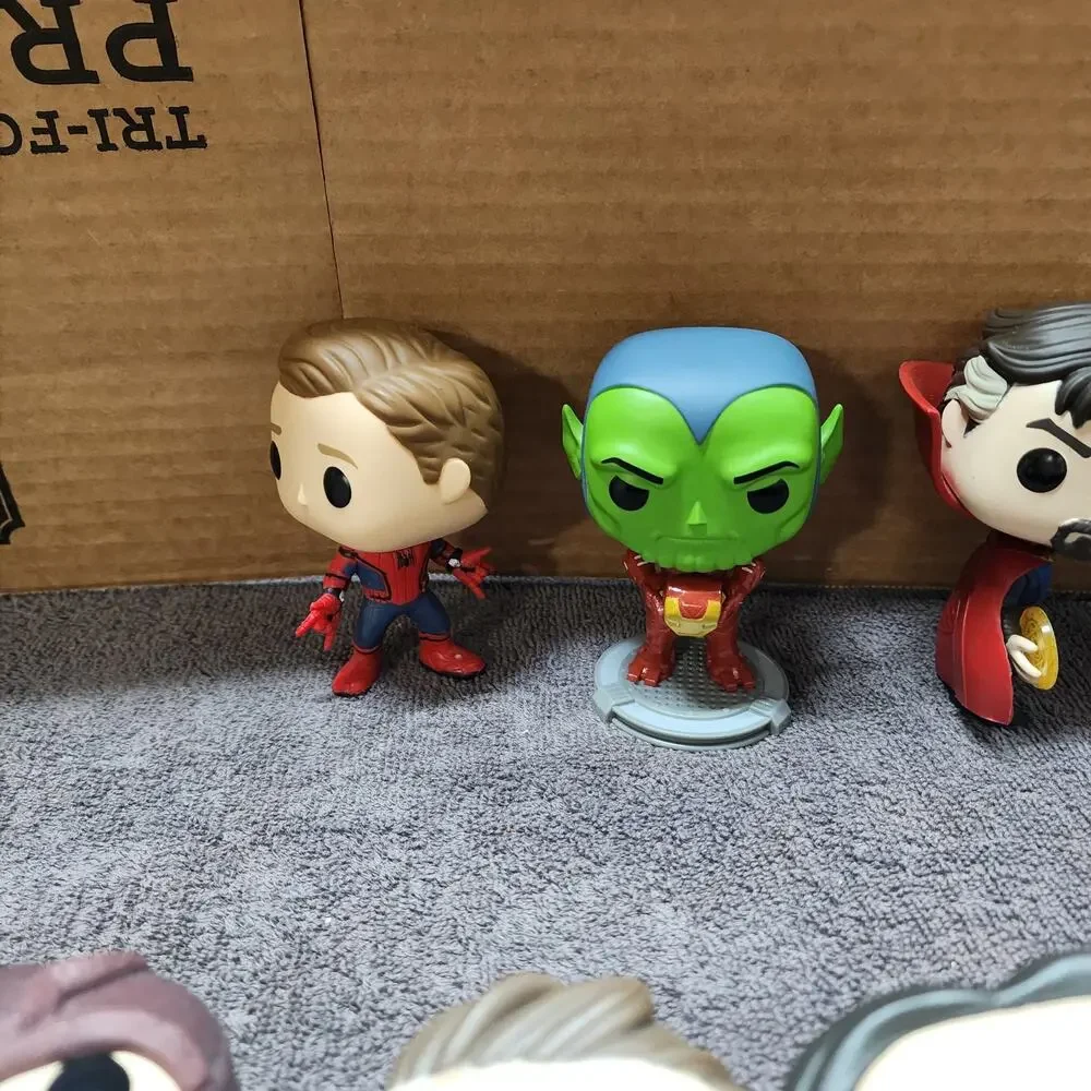 Lot of 11 Funko Pops Marvel Characters loose b39